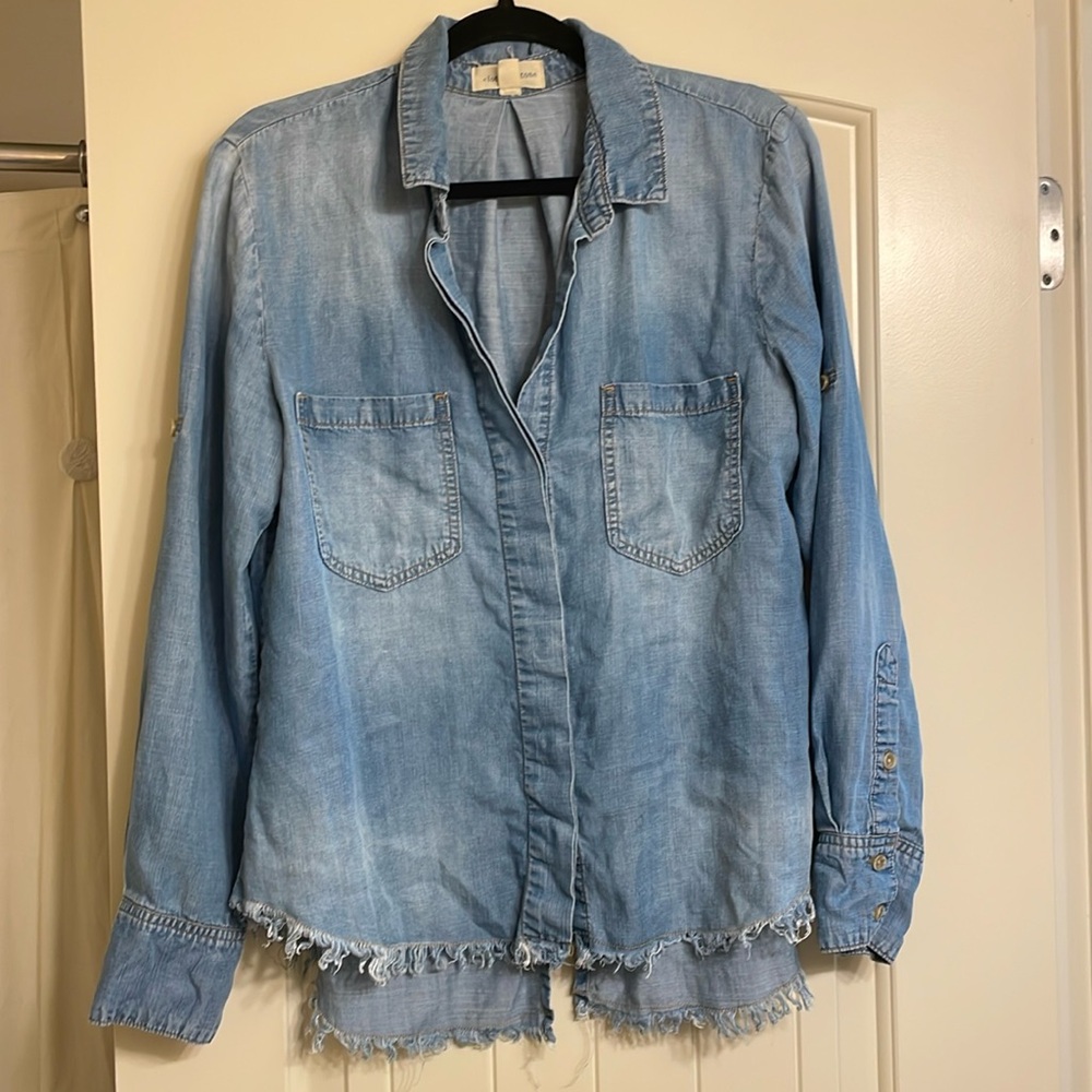 Cloth and Stone Medium Chambray Shirt like new